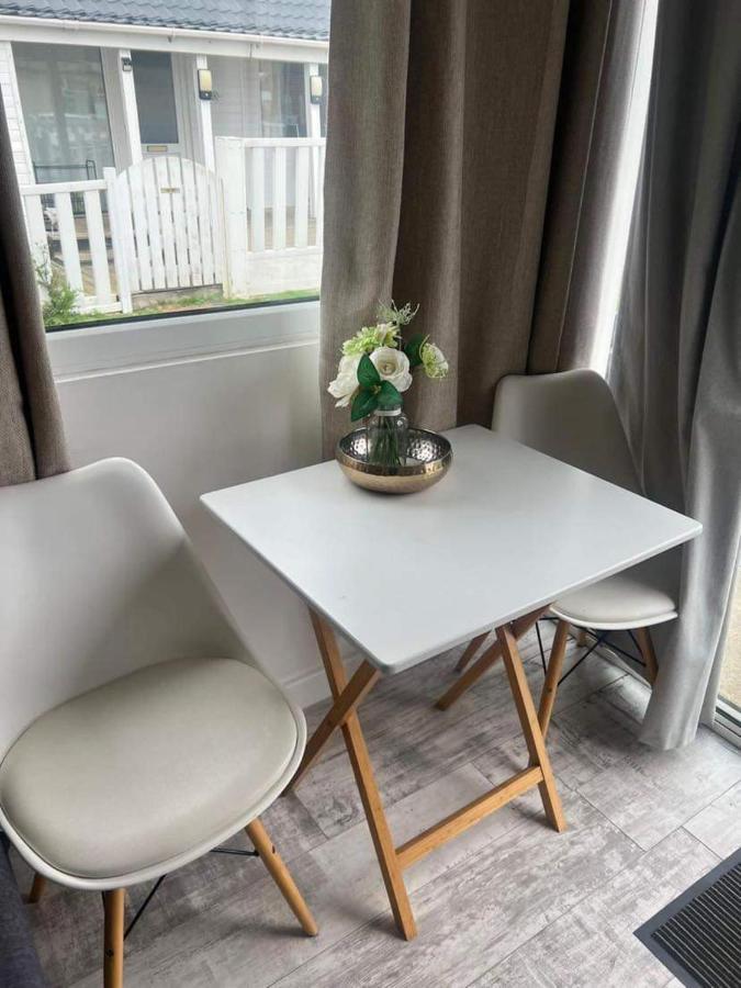 Stunning One Bed Modern & Contemporary Chalet Bridlington Bagian luar foto