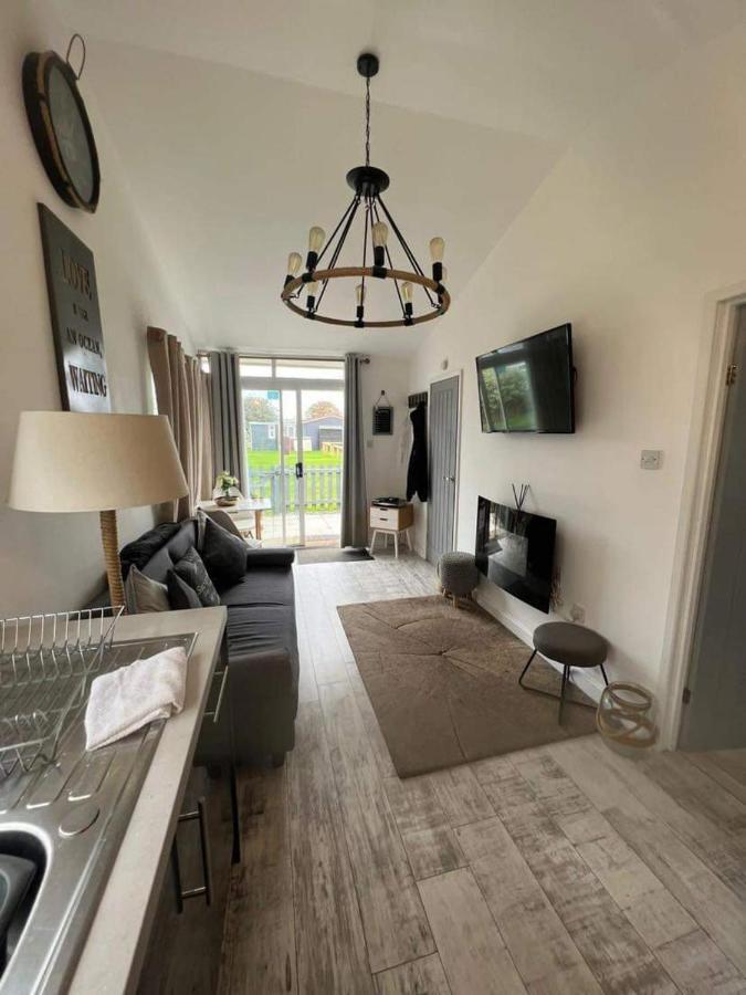 Stunning One Bed Modern & Contemporary Chalet Bridlington Bagian luar foto